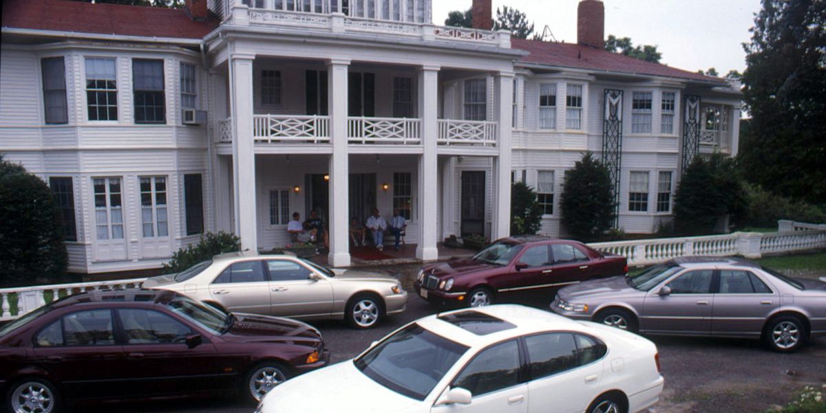 View Photos of the 1998 Luxury Sports Sedan Comparo