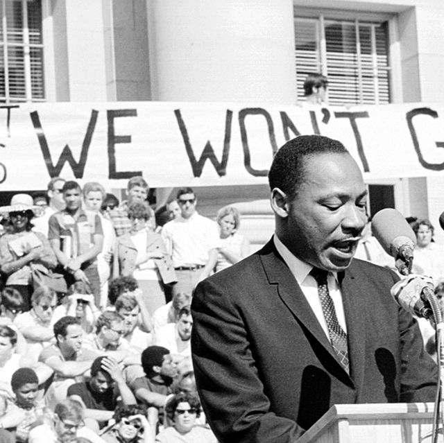 martin luther king jr delivers a speech on may 17 1967 at uc berkeleys sproul plaza in berkeley california