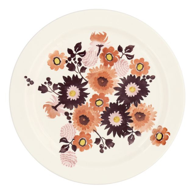 Flower, Dishware, Plate, Plant, Cut flowers, Floral design, camomile, Wildflower, Bouquet, Tableware, 
