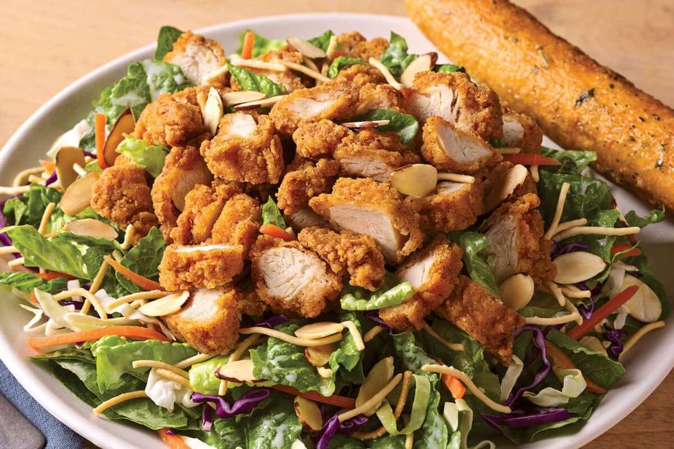 applebee’s oriental chicken salad with crispy chicken