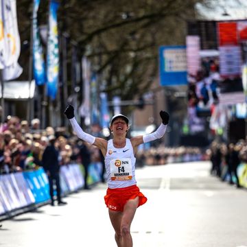 nienke brinkman finisht marathon rotterdam
