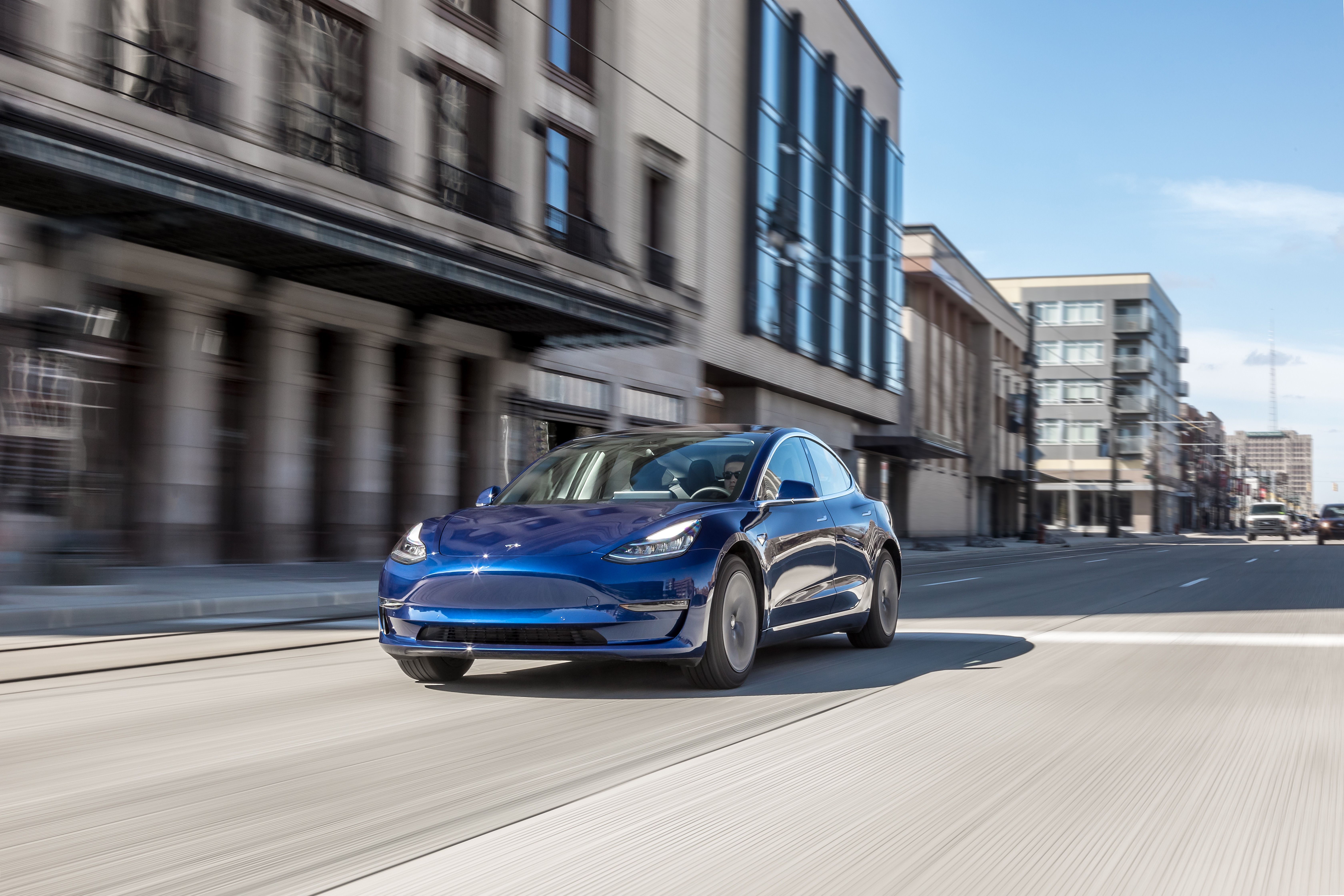 Tesla Model 3 2023 : design, équipements, performances et