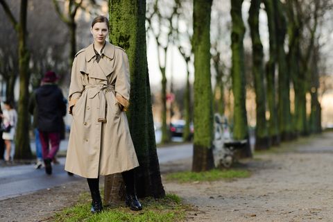 Trench coat, Street fashion, Clothing, Overcoat, Coat, Fashion, Outerwear, Standing, Tree, Spring, 