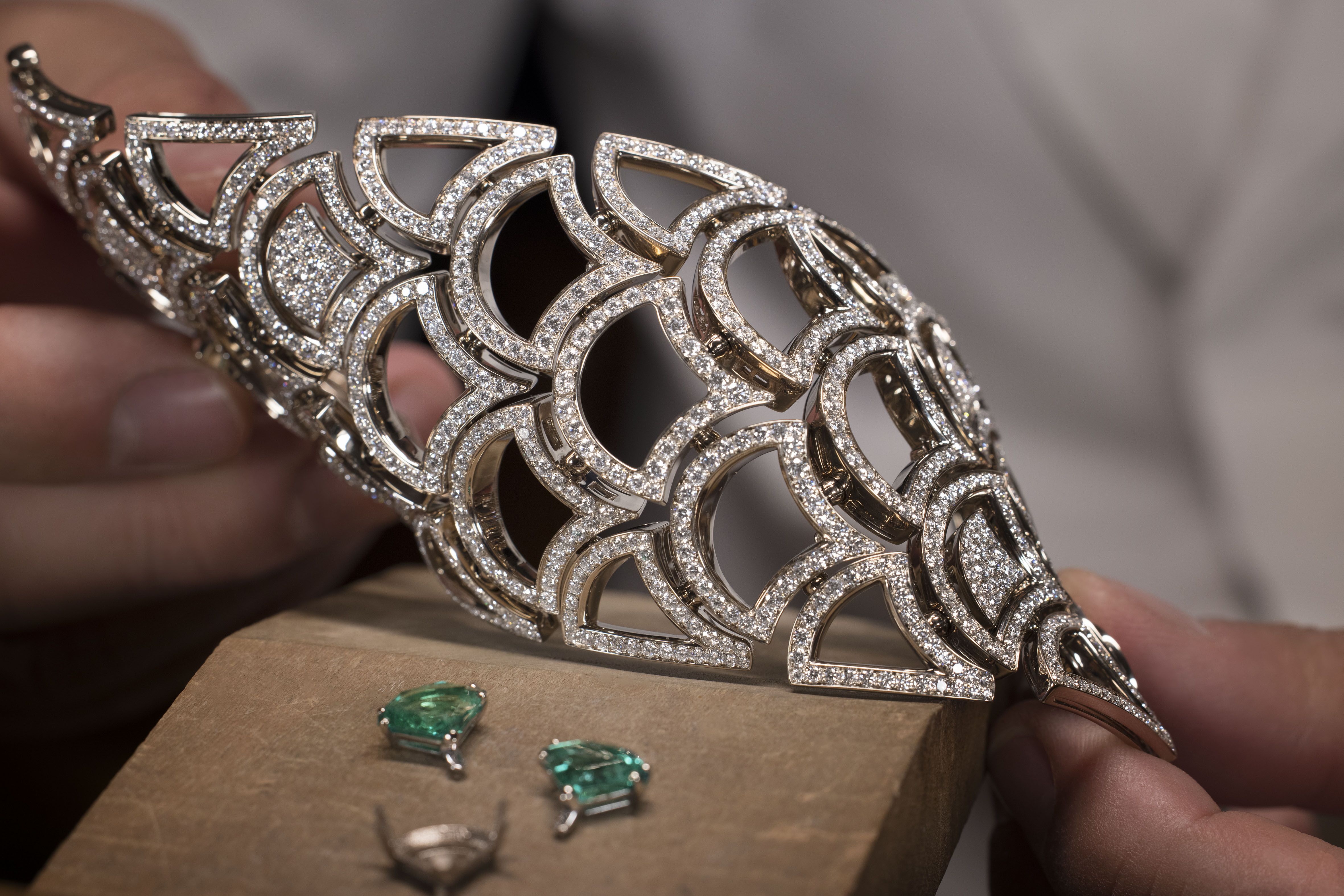 Bulgari celebrates the Queen's Platinum Jubilee with high jewellery set