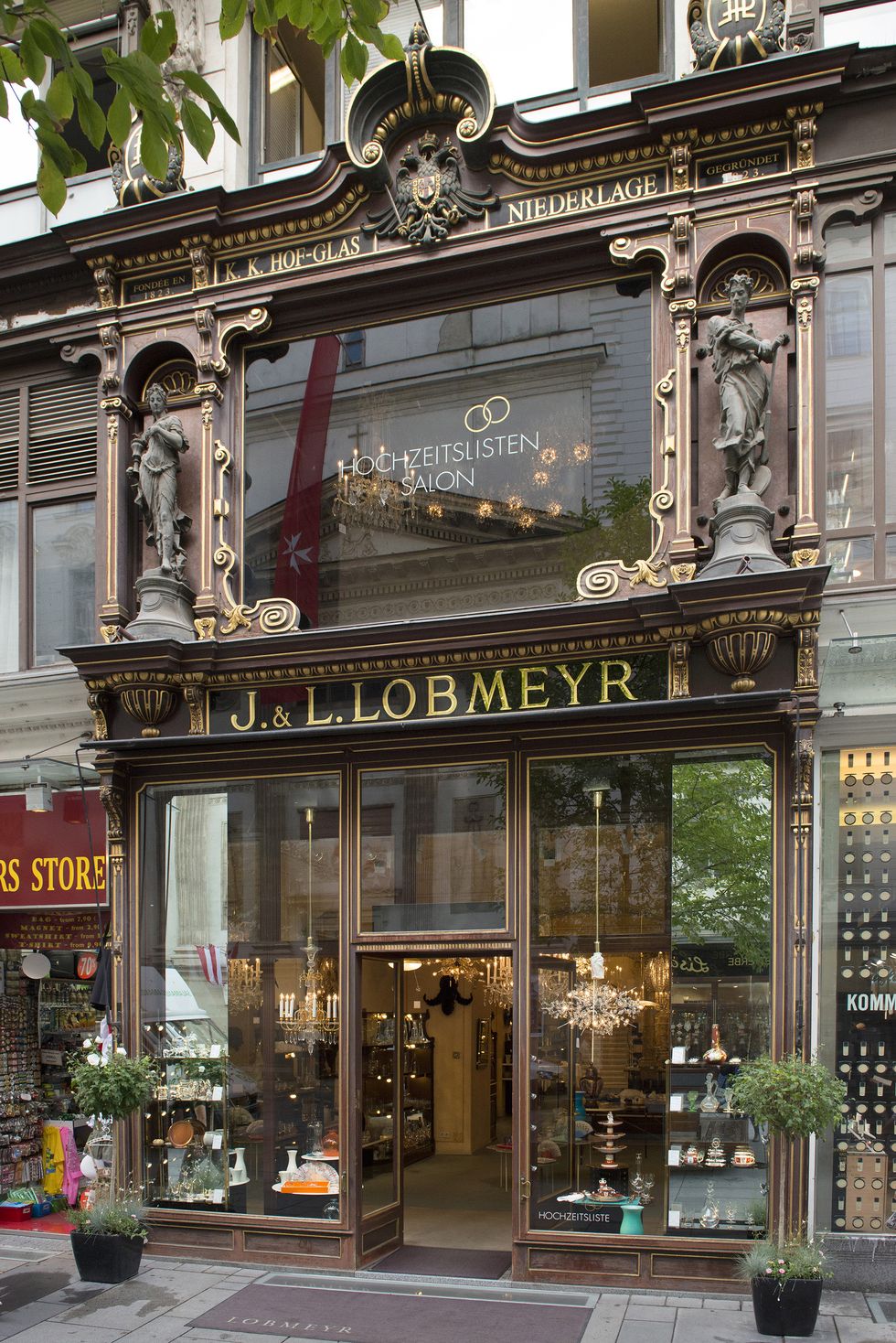 伊莉莎白皇后最愛用的餐具品牌—歐洲餐瓷花樂雅堂首度引進「奧地利皇瓷奧格騰、世界首富水晶杯」