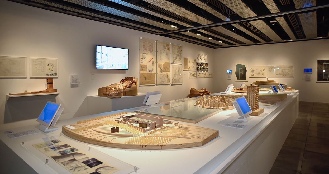 建築家・安藤忠雄の軌跡をたどる大規模な個展が開催中。テーマは