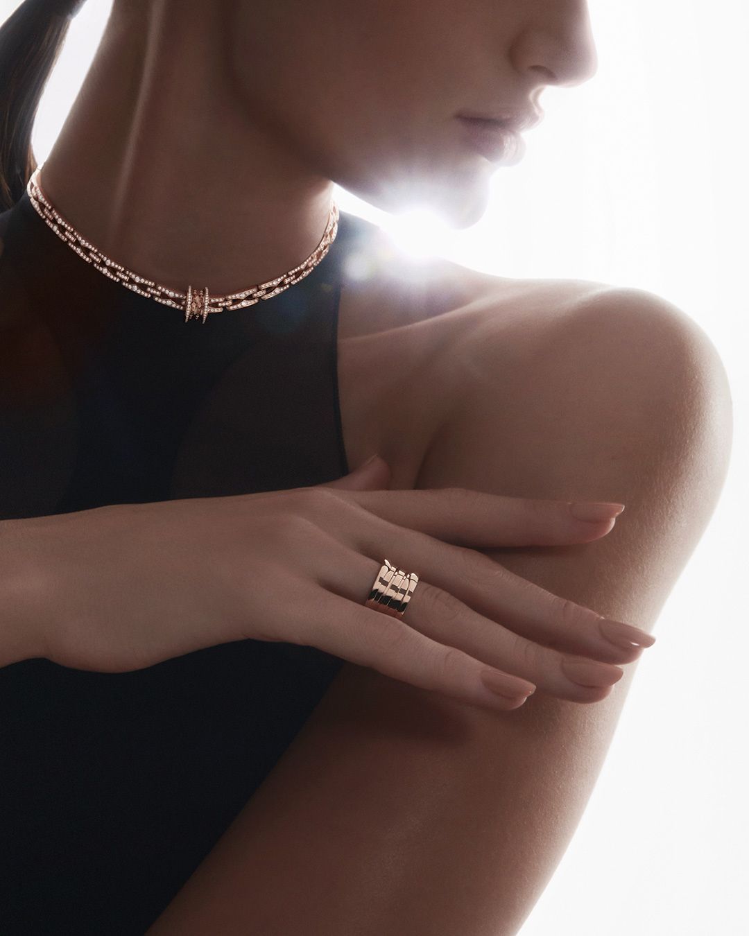ブルガリ」“ビー・ゼロワン”の新作が発売。ダイヤが煌くリングとピアス