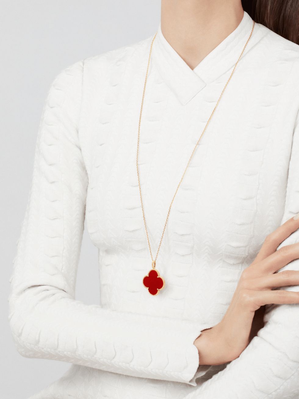 White, Necklace, Neck, Red, Pendant, Fashion accessory, Jewellery, Arm, Outerwear, Beige, 