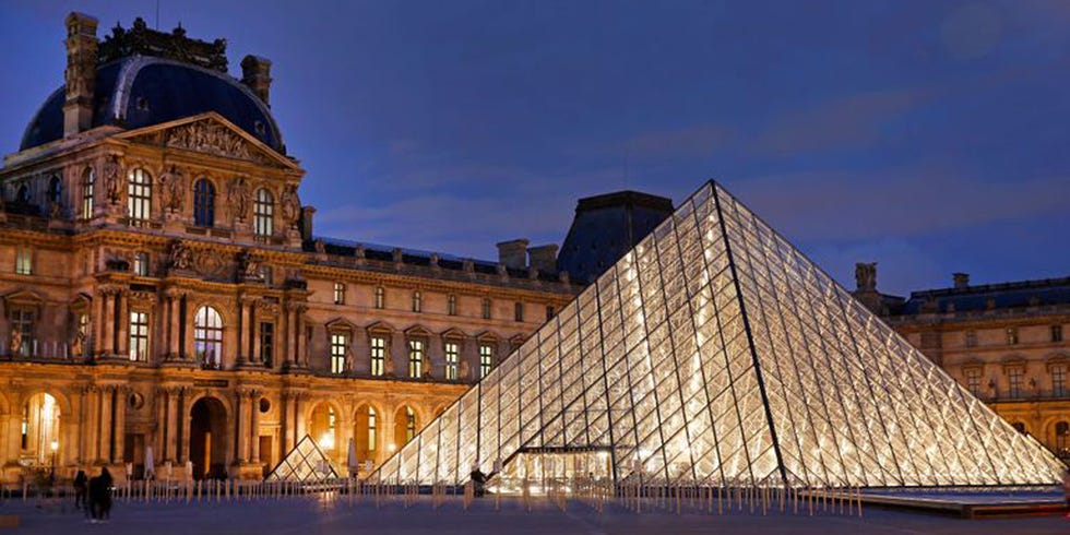 Landmark, Architecture, Pyramid, Building, Sky, City, Monument, Palace, Classical architecture, Tourist attraction, 