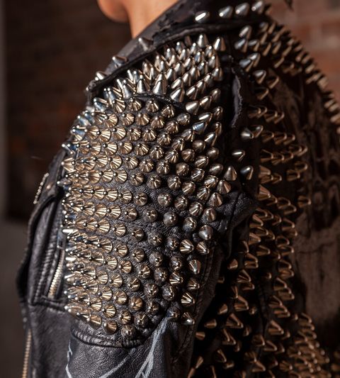 Hair, Shoulder, Hairstyle, Fashion, Outerwear, Joint, Armour, Leather, Mail, Black hair, 