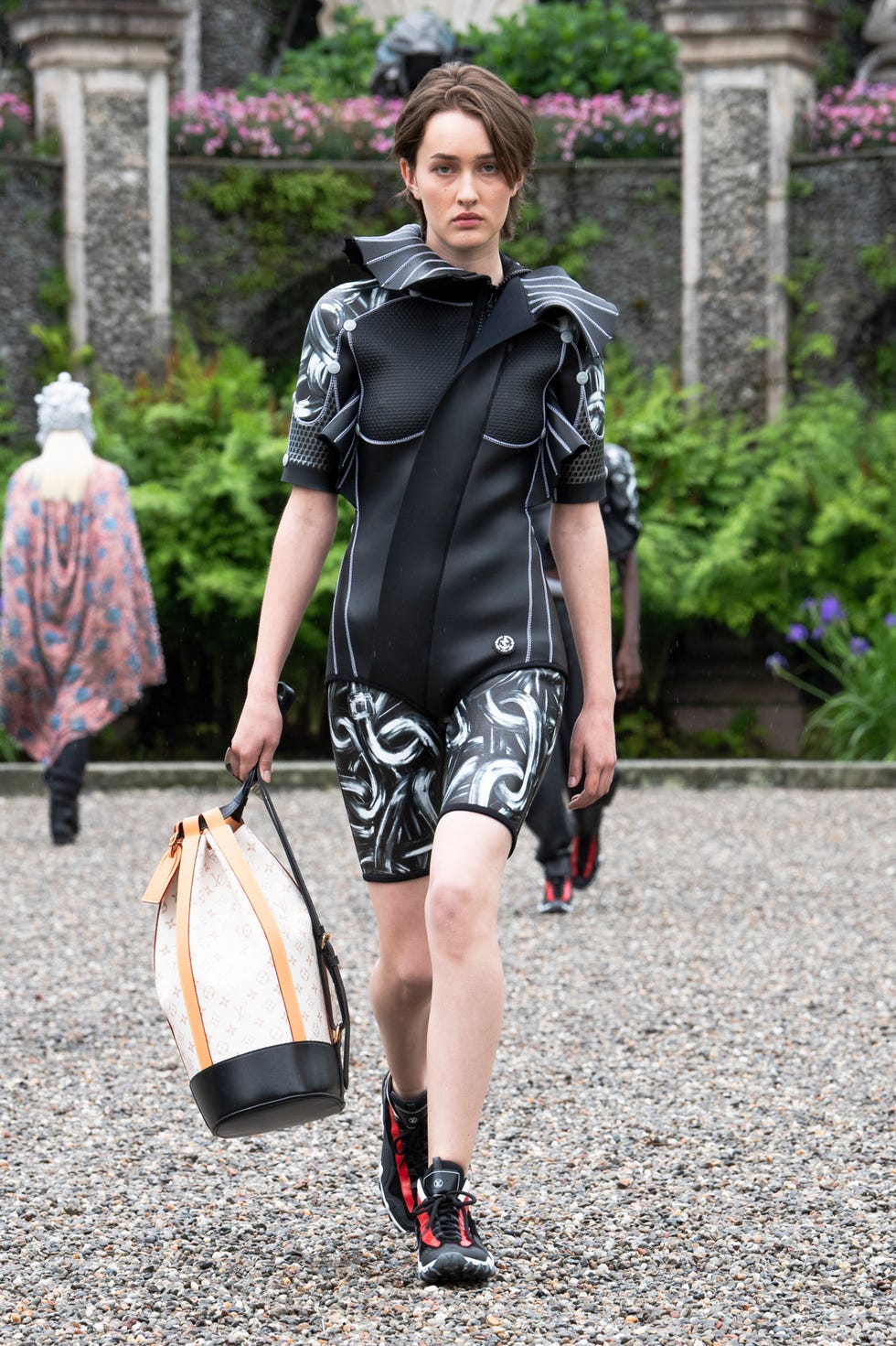 Louis Vuitton nos vuelve a sorprender, esta vez con su desfile Cruise 2024