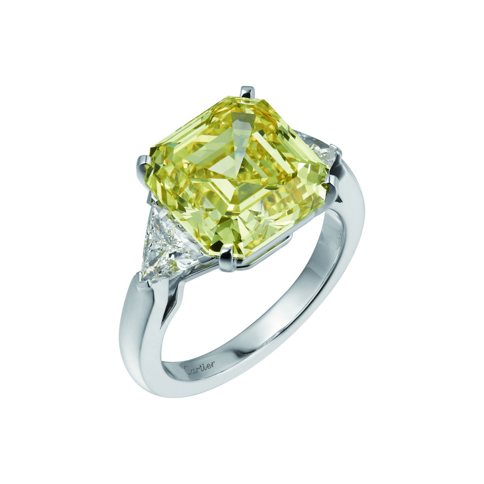 Ring, Engagement ring, Pre-engagement ring, Yellow, Fashion accessory, Jewellery, Platinum, Diamond, Green, Gemstone, 
