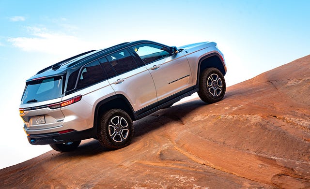 2022 jeep grand cherokee trailhawk