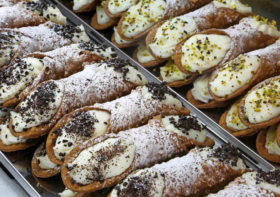 Cannoli krokante koekrolletjes gevuld met ricotta