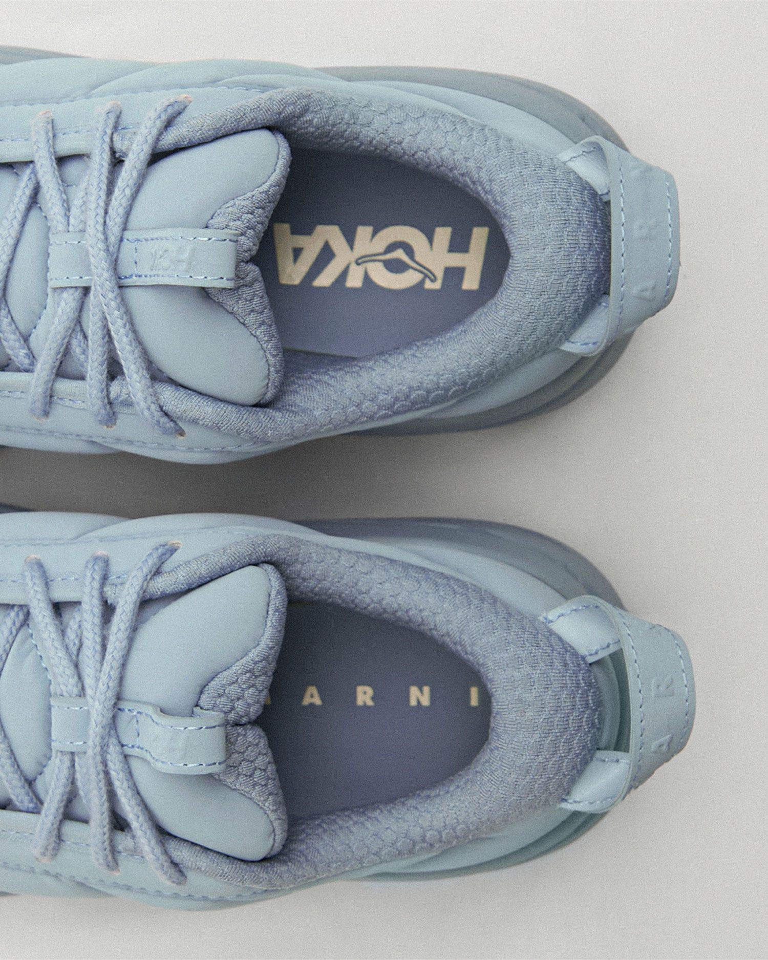 【MARNI×Hoka】コラボ スニーカー UNISEX 快適厚底デザイン マルニ」と「ホカ」のコラボスニーカーが発売。機能性を高め