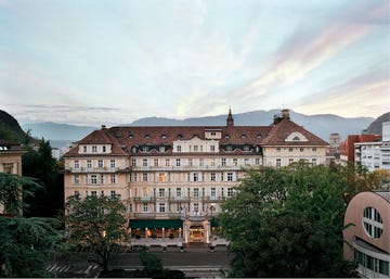 a large building with many windows