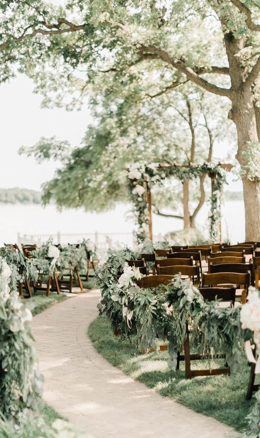15 Rustic Wedding Ideas - Decor, Venues, and Tips for Rustic Weddings