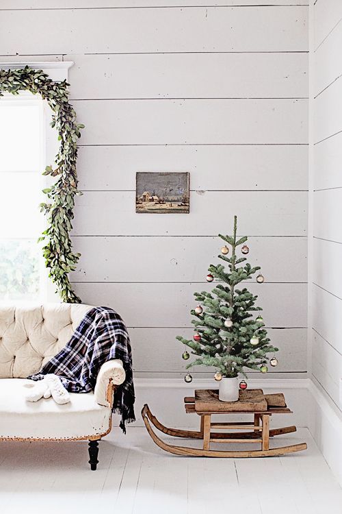 26 DIY Christmas Tree Stand Ideas