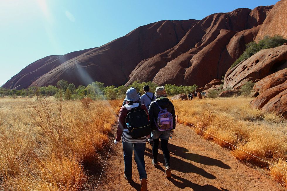Hoewel het aantal bezoekers aan het UluruKata Tjuta National Park fors toenam nadat het klimverbod werd aangekondigd is het percentage bezoekers dat de rots wilde beklimmen geleidelijk afgenomen in de afgelopen tientallen jaren naarmate meer bekend werd dat de traditionele eigenaren wensten dat het landschap met respect zou worden behandeld