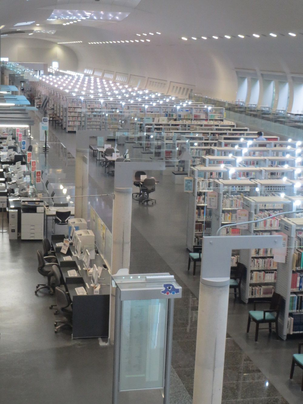 巨匠建築家やスター建築家が手がけた国内の図書館15 ｜ELLE