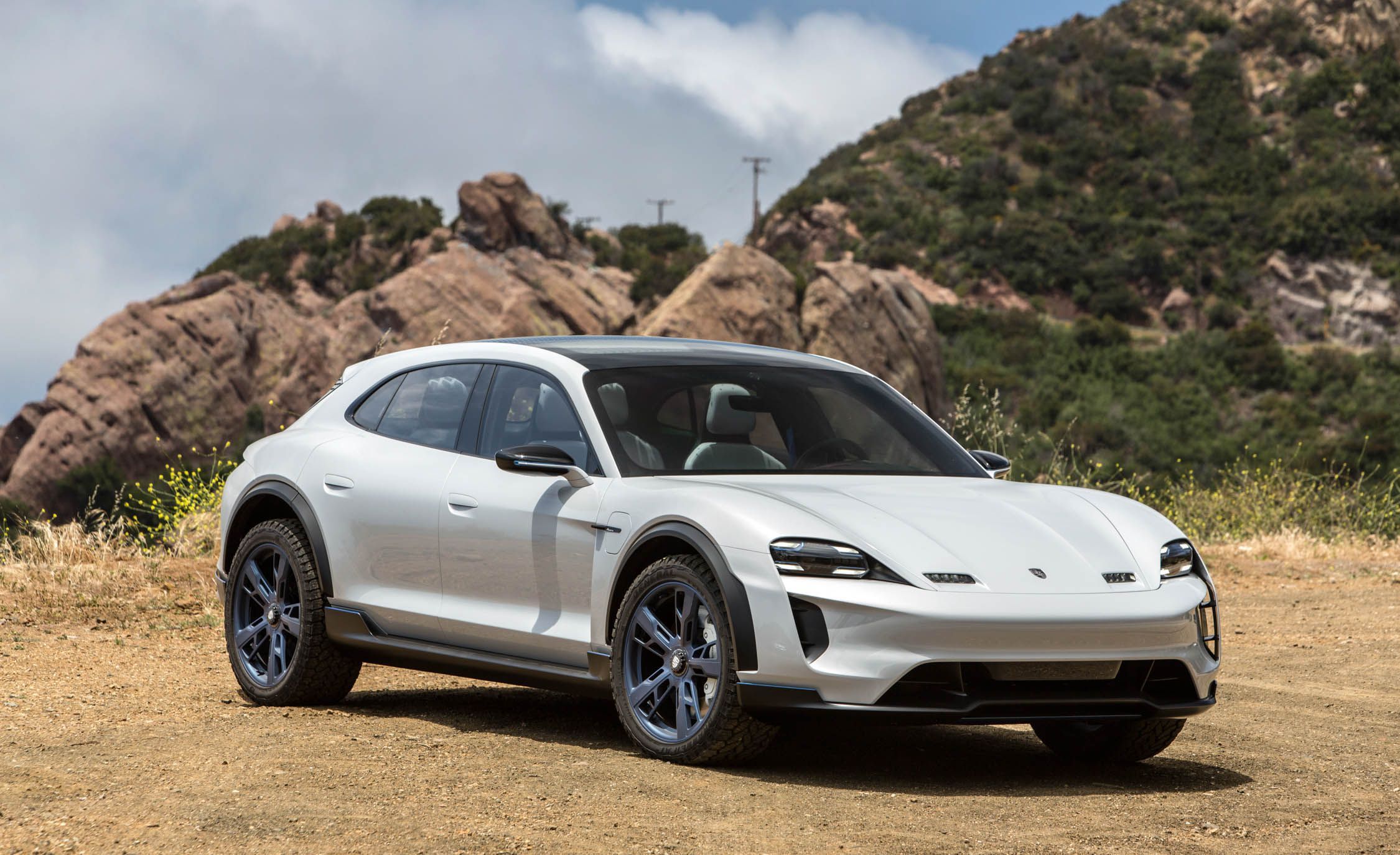 What would the 2020 Porsche Mission E production model look like?