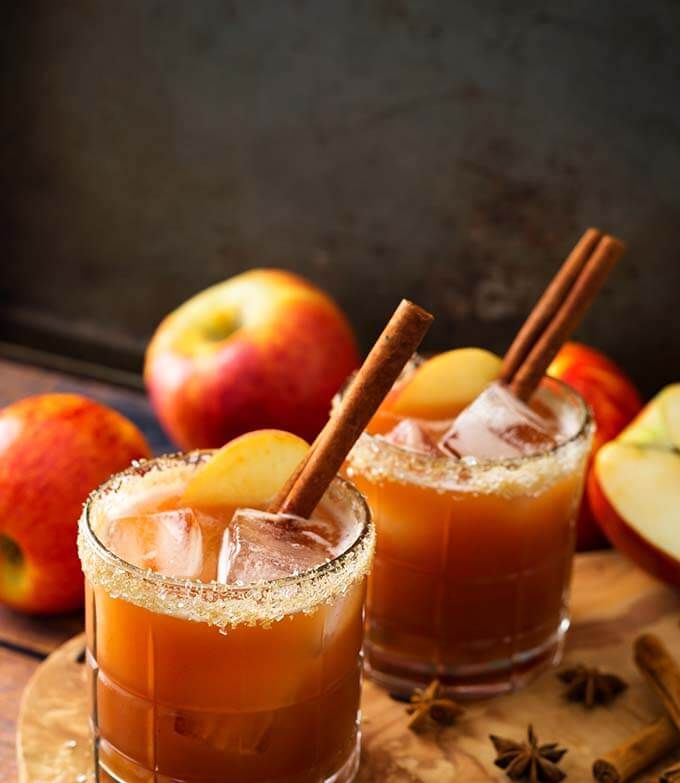 30 Delicious Fall Cocktails Easy Autumn Cocktail Recipes 2020 