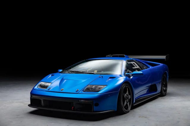 lamborghini diablo gt r in blue