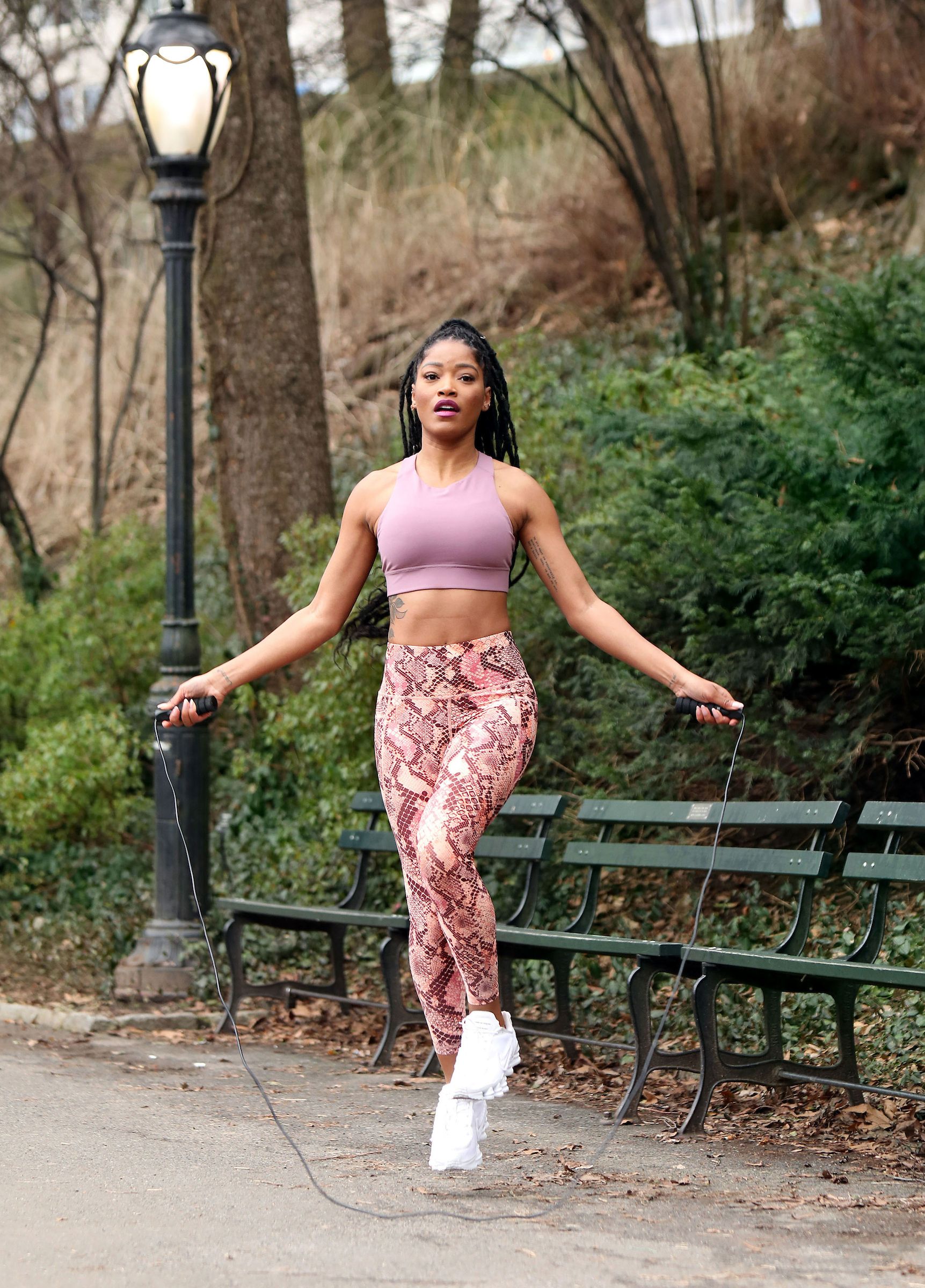 You Can Get a Pair of Keke Palmer's Old Navy Leggings for $40