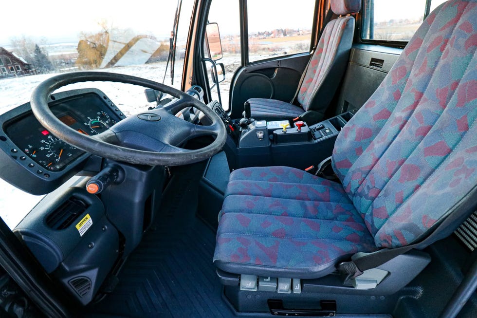 2003 mercedes benz unimog u500 interior