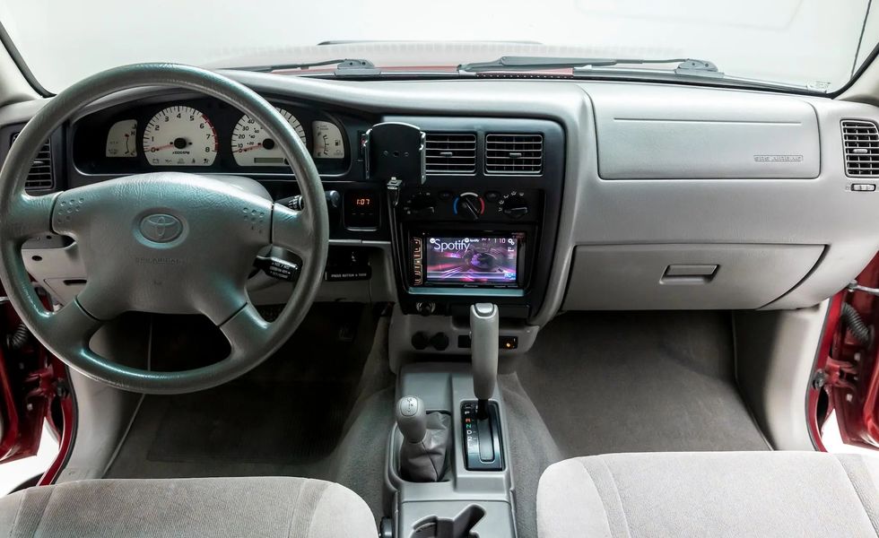 2003 toyota tacoma sr5 4x4 interior