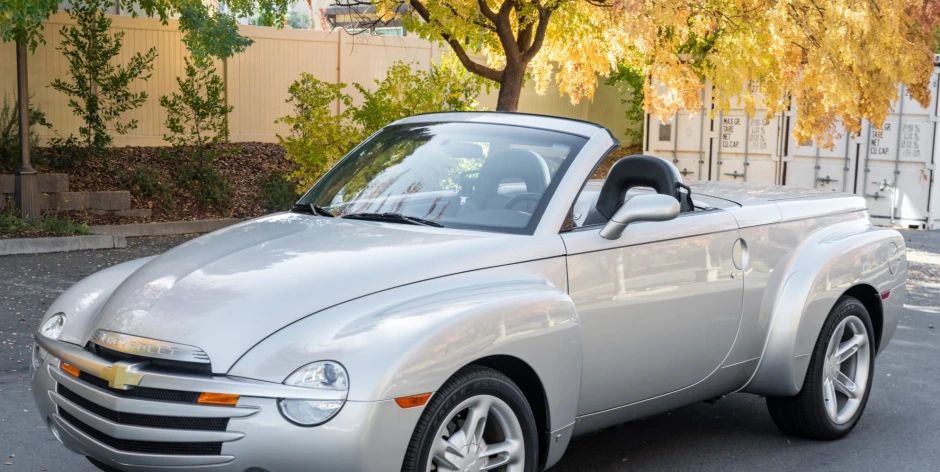 2006 Chevrolet SSR Is Our Bring a Trailer Auction Pick of the Day