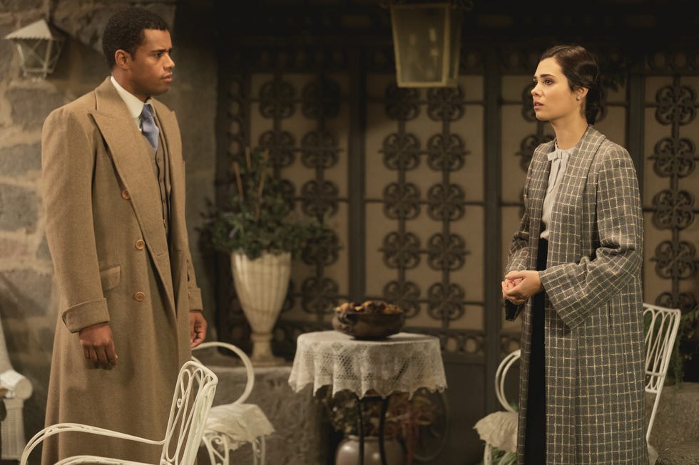 Drama, Fashion, Suit, Fashion design, Scene, Formal wear, Acting, Costume design, heater, 