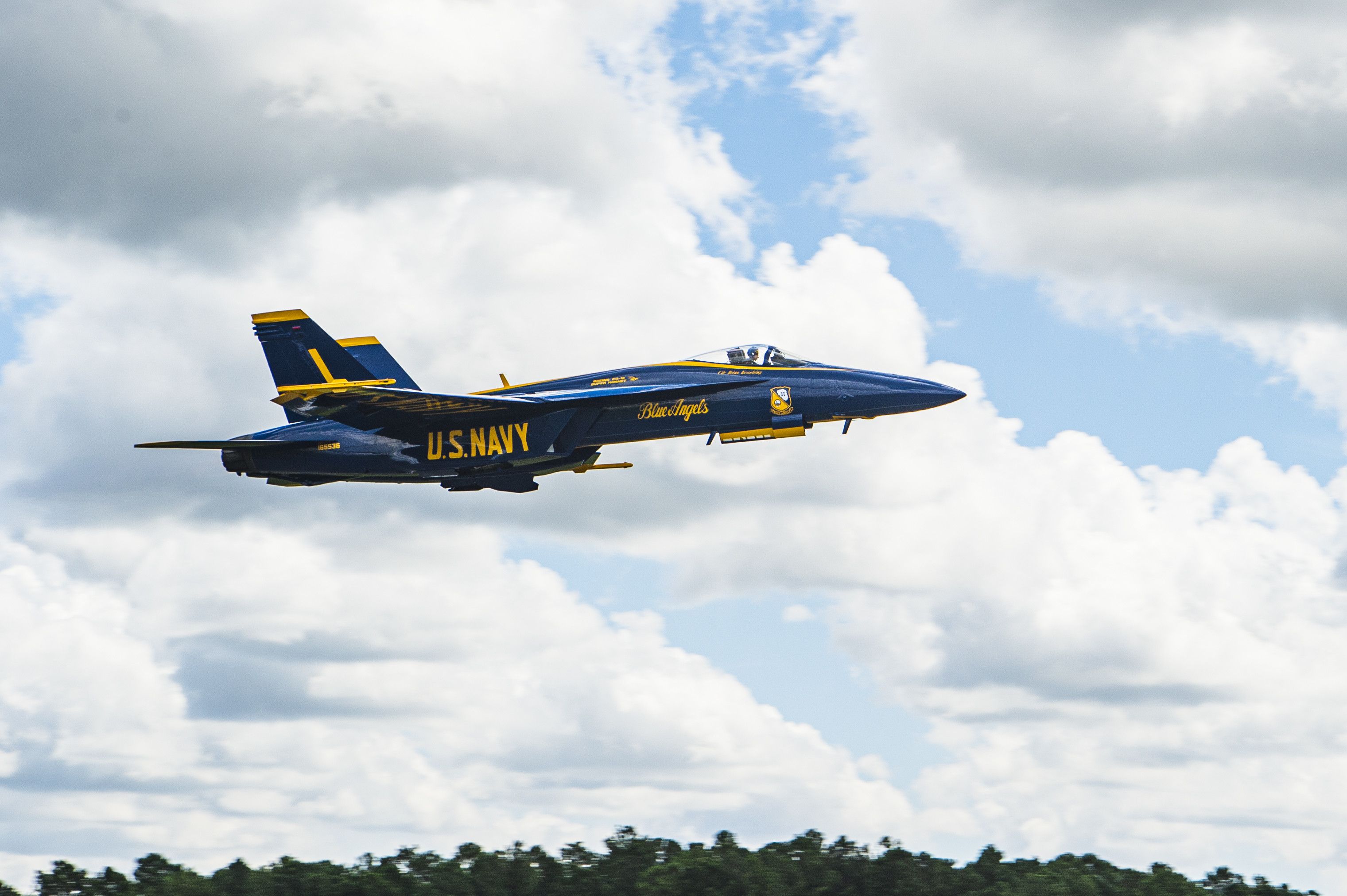 Blue Angels' Classic F/A-18 Hornets Take Final Flights After 34