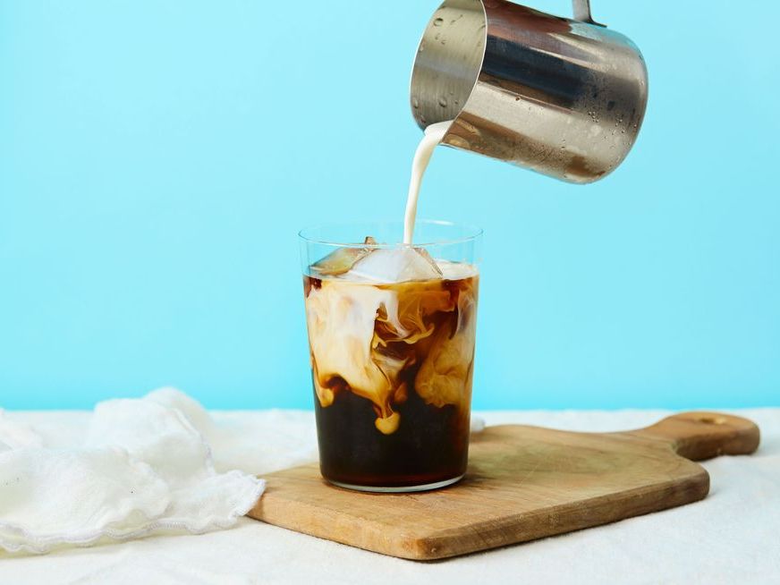 https://hips.hearstapps.com/hmg-prod/images/200824-delish-cold-brew-horizontalpour1-15341-eb-1598896331.jpg?crop=0.8891228070175439xw:1xh;center,top&resize=1200:*