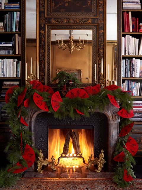 33 Christmas Mantel Decor Ideas | Christmas Fireplace Decor