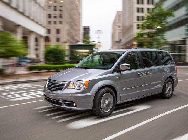 Una efectiva Gallina extraño 2016 Chrysler Town & Country Review, Pricing and Specs