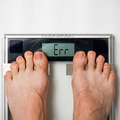 4 weight loss signs beyond the scale, according to an expert