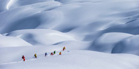 Snow, Geological phenomenon, Winter, Sky, Glacial landform, Recreation, Slope, Skiing, Winter sport, Ski mountaineering, 