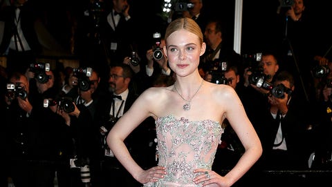 Elle Fanning Flaunts Toned Abs, Butt, Legs In Gucci On Red Carpet