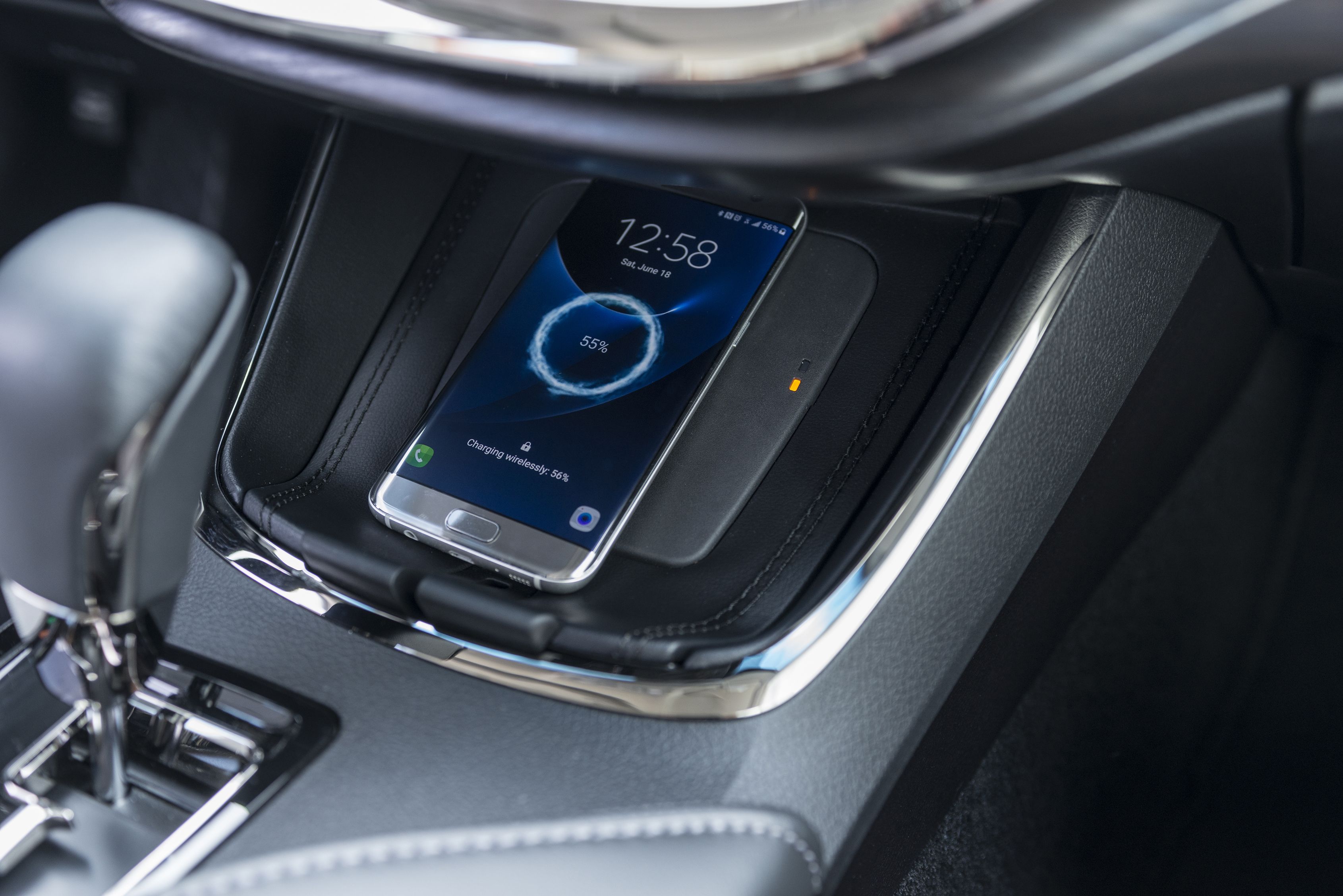 Why Are There are So Many Issues with In-Car Wireless Charging?