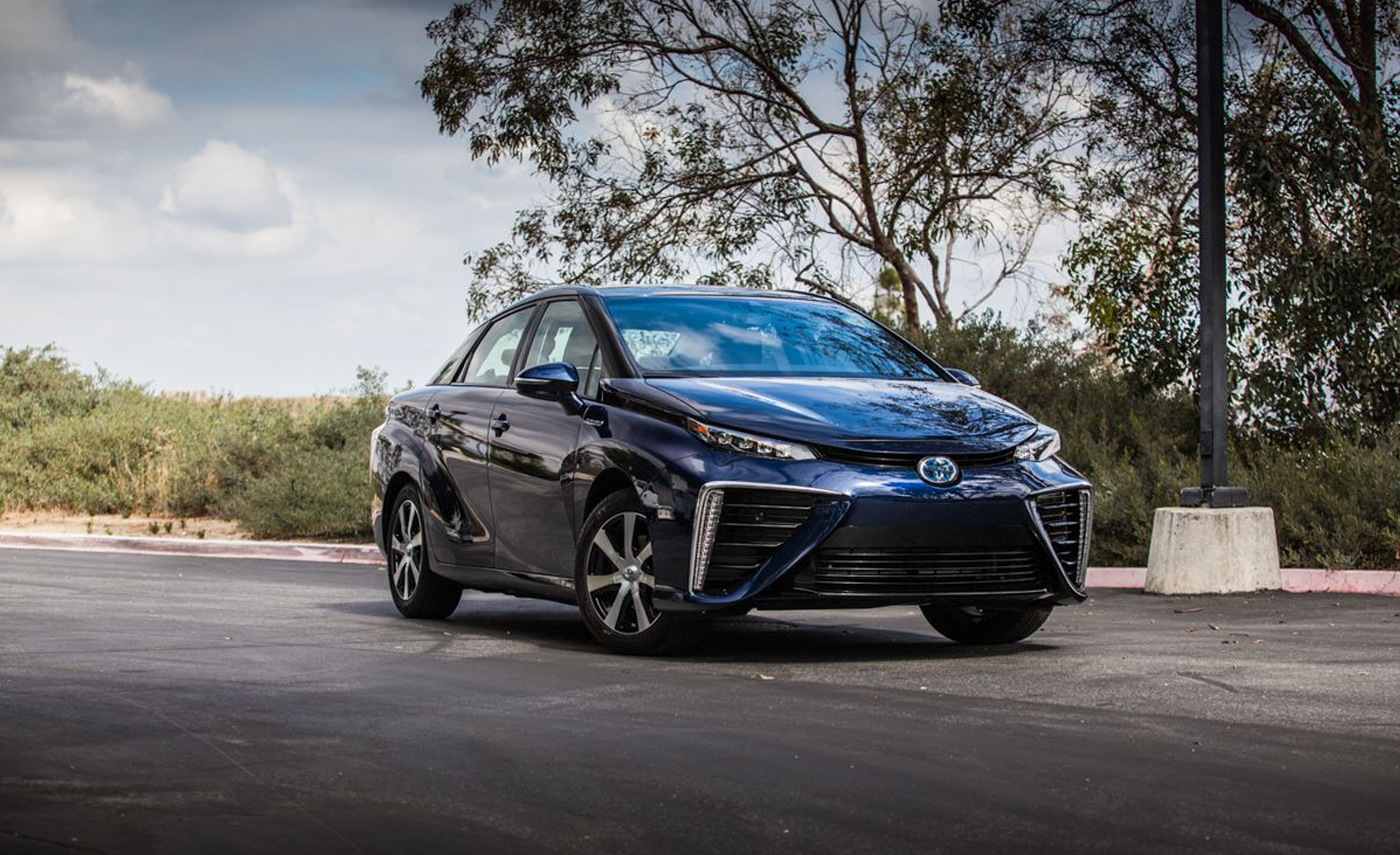 2019 Toyota Mirai Reviews | Toyota Mirai Price, Photos ...