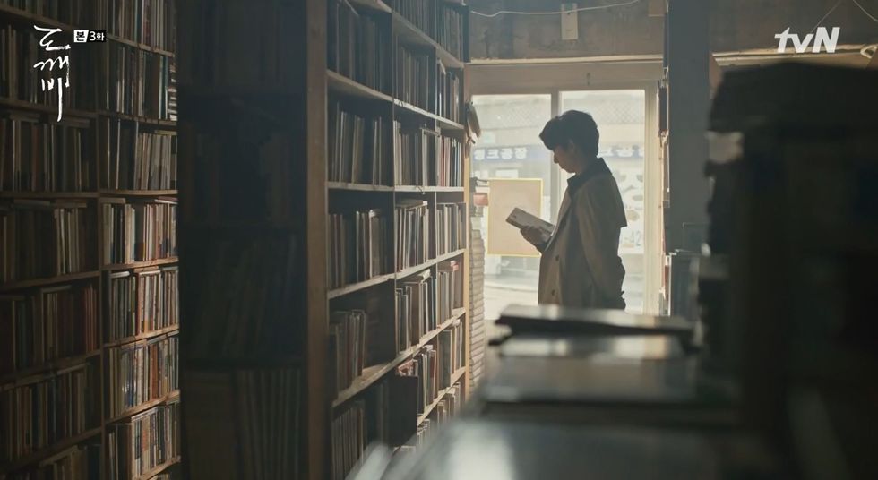 韓國這間「黃色書店」你去過了嗎？《愛上變身情人》、《鬼怪》都在這裡取景，只有這一個原因！