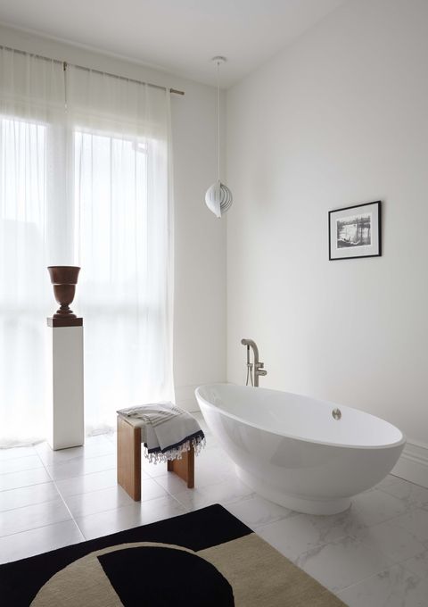 Bathroom, Room, Property, Tile, Bathtub, Floor, Interior design, Plumbing fixture, Architecture, Ceramic, 