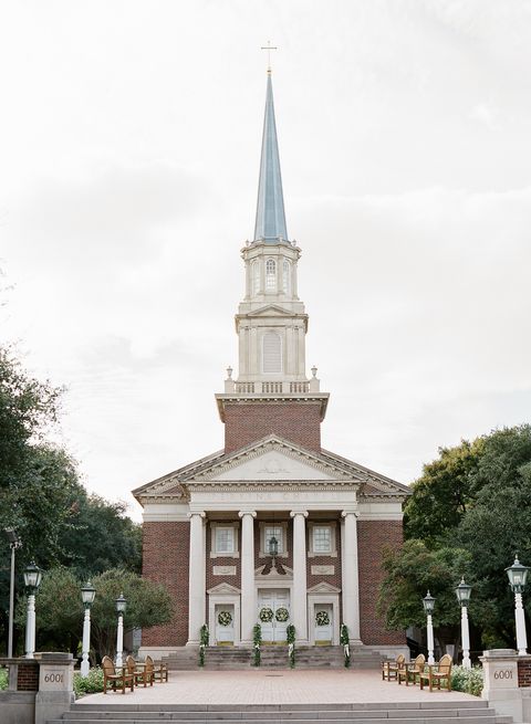 Steeple, Landmark, Building, Architecture, Spire, Church, Place of worship, House, Chapel, Tree, 