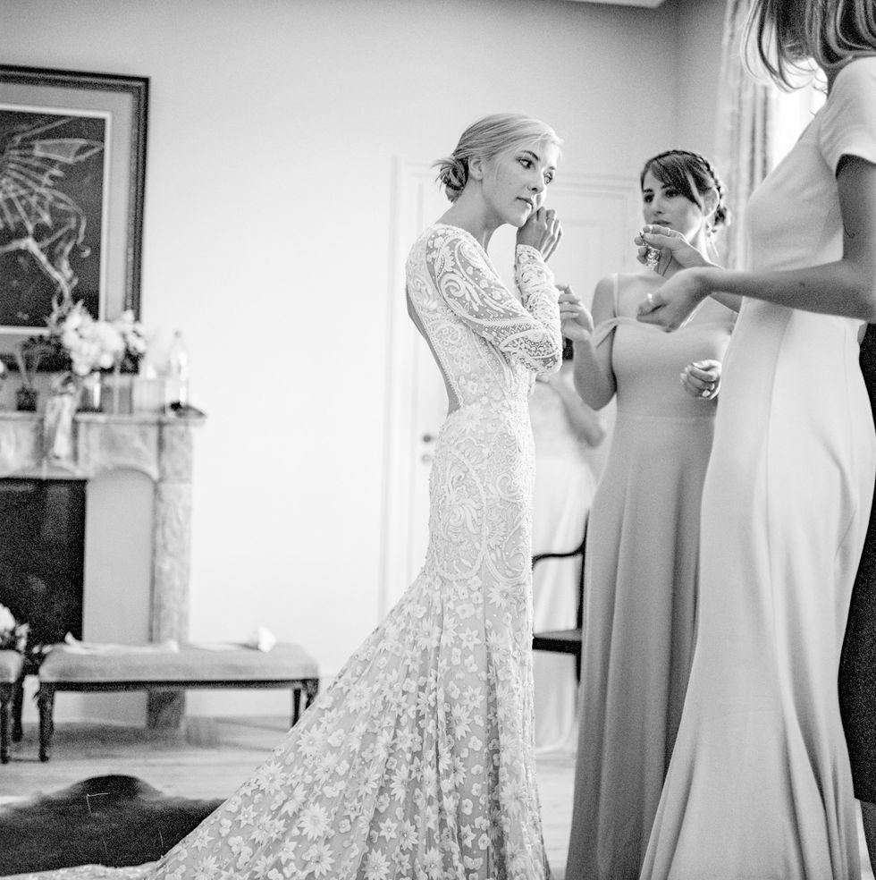 Wedding dress, Gown, Dress, Photograph, Bride, Clothing, Bridal clothing, Shoulder, Bridal party dress, Bridal accessory, 