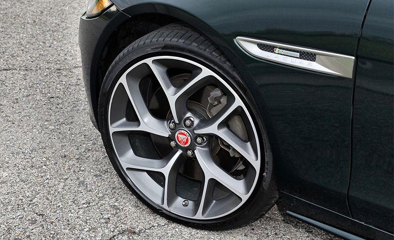 jaguar xe propeller wheels