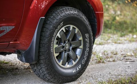 Land vehicle, Alloy wheel, Tire, Vehicle, Car, Automotive tire, Wheel, Synthetic rubber, Auto part, Rim, 