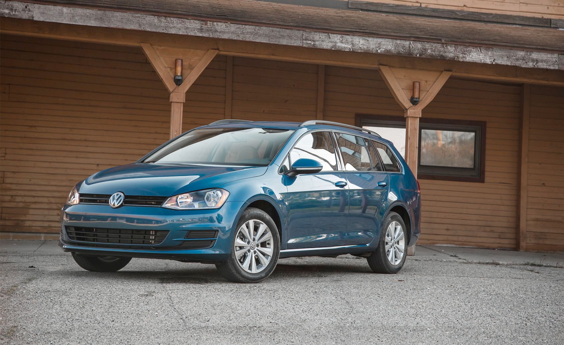 2019 Volkswagen Golf SportWagen Review, Pricing, and Specs