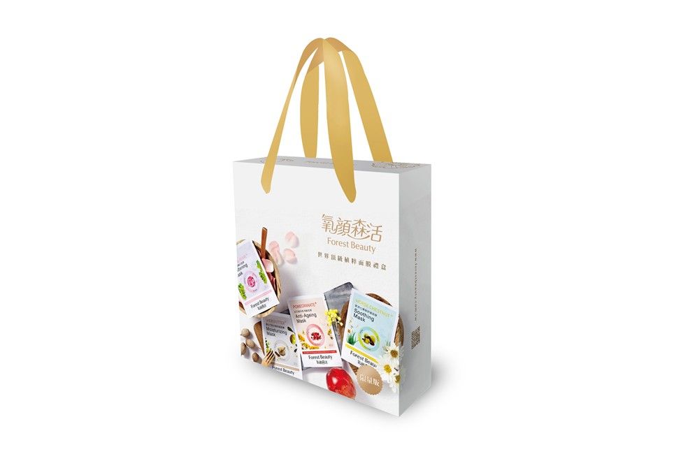 Bag, Handbag, Tote bag, Fashion accessory, Paper bag, Luggage and bags, Shopping bag, Packaging and labeling, 