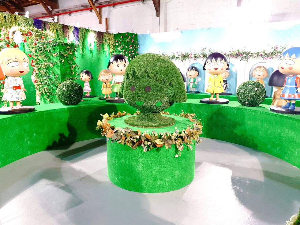 Green, Table, Organism, Interior design, Grass, Tree, Plant, Houseplant, Lego, Fictional character, 